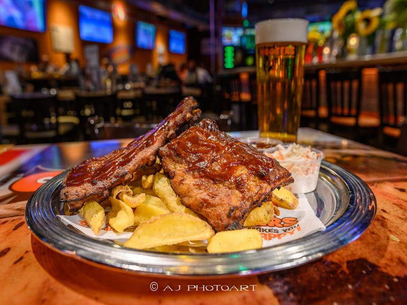 Hooters - Spare Ribs & Beer